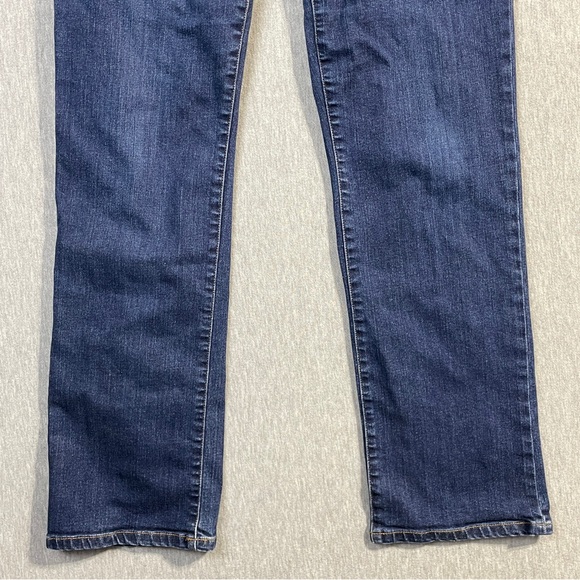 Lauren Ralph Lauren Women’s Jeans Size 10 Mid Rise Straight Leg Medium Wash Blue - Picture 3 of 12